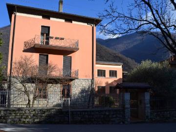 Villa in vendita a Gardone Val Trompia BS
