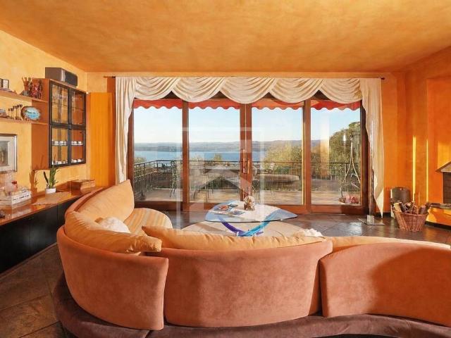 Villa in vendita a Gardone Riviera BS