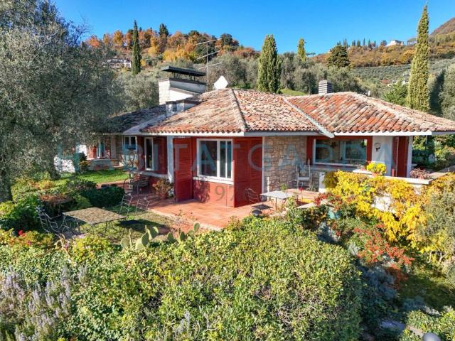 Villa in vendita a Gardone Riviera BS