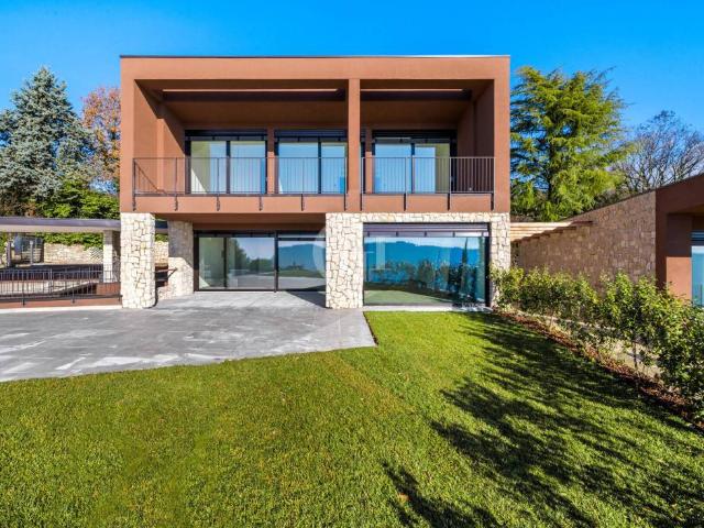 Villa in vendita a Garda VR