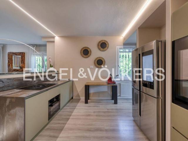 Villa in vendita a Garda VR