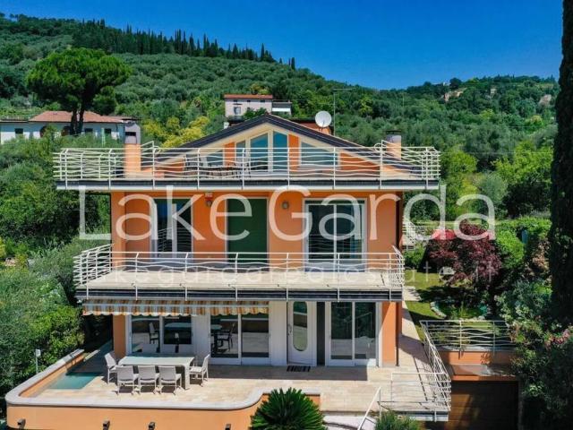 Villa in vendita a Garda VR