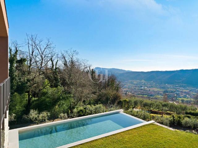 Villa in vendita a Garda VR