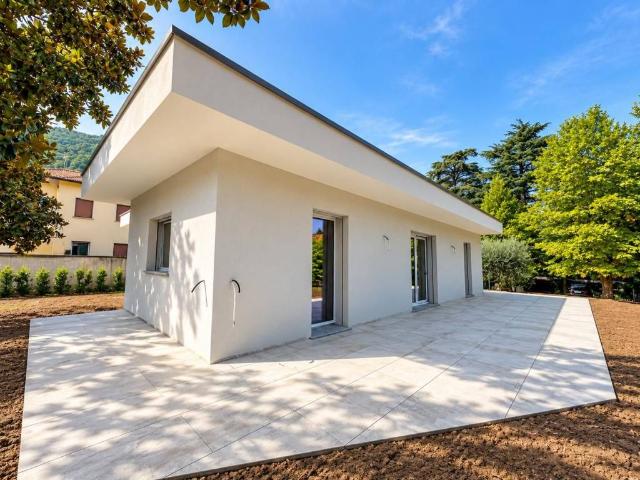 Villa in vendita a Garlate LC