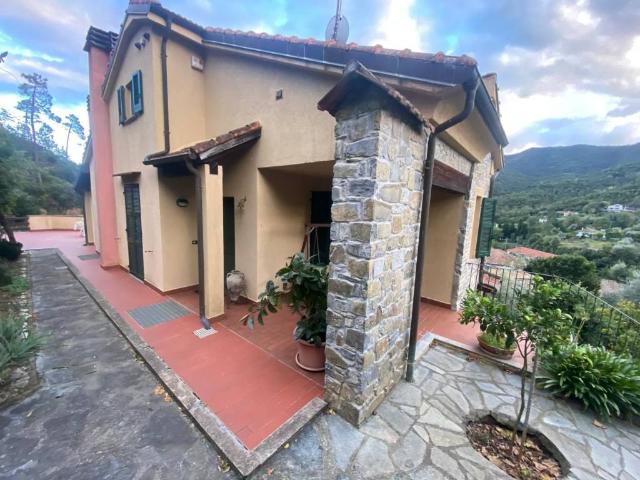 Villa in vendita a Garlenda SV