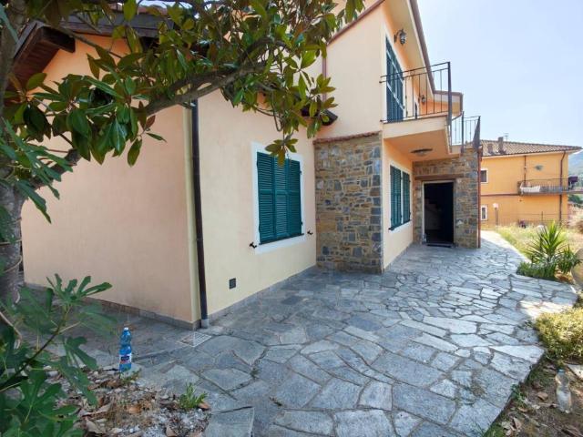Villa in vendita a Garlenda SV