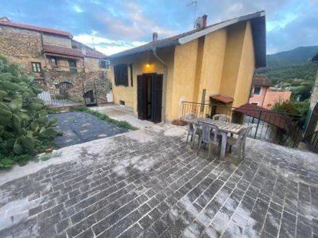 Villa in vendita a Garlenda SV