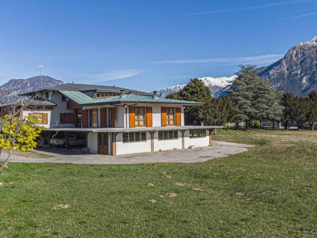 Villa in vendita a Gemona del Friuli UD