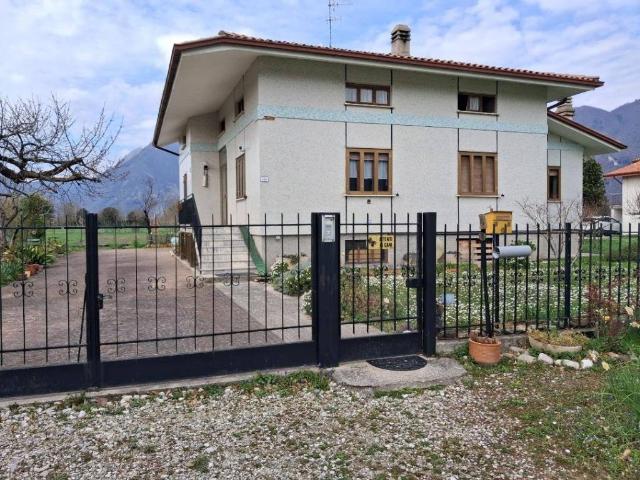 Villa in vendita a Gemona del Friuli UD