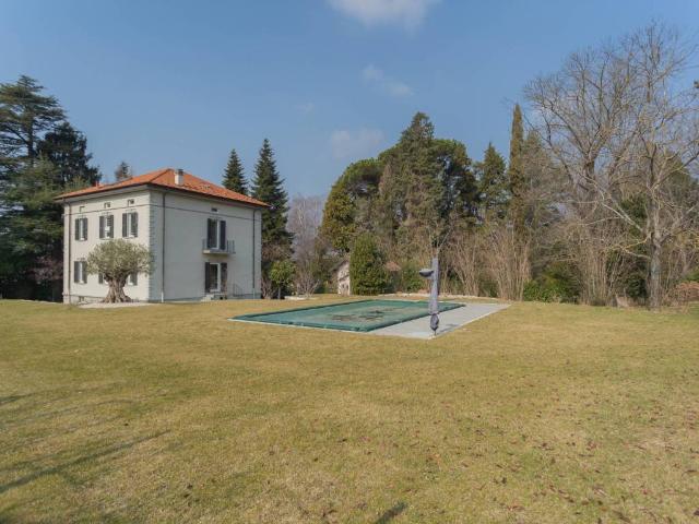 Villa in vendita a Gemonio VA