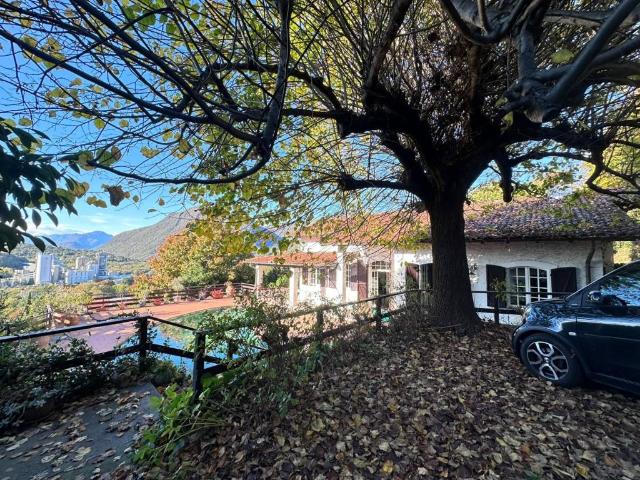 Villa in vendita a Gemonio VA