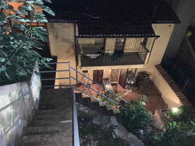 Villa in vendita a Genga AN