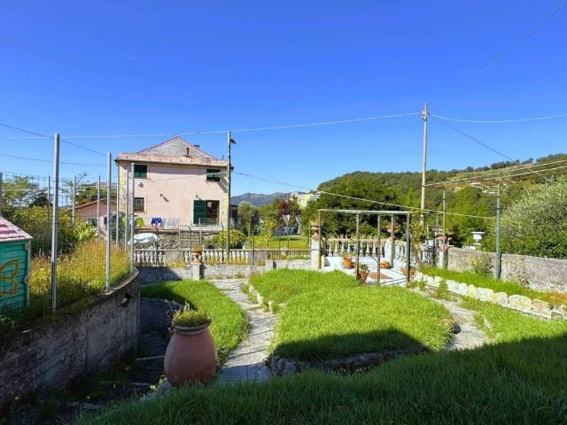 Casa indipendente in vendita a Genova GE
