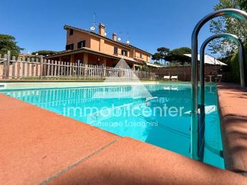 Villa in vendita a Genzano di Roma RM