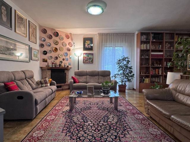 Villa in vendita a Genzano di Roma RM