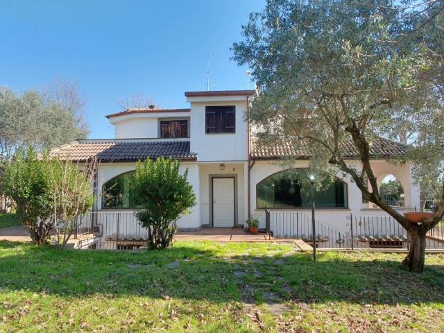 Villa in vendita a Genzano di Roma RM