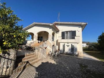Villa in vendita a Genzano di Roma RM