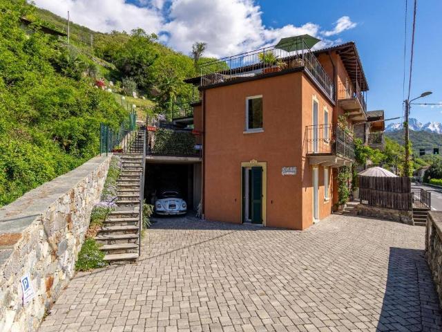 Villa in vendita a Gera Lario CO