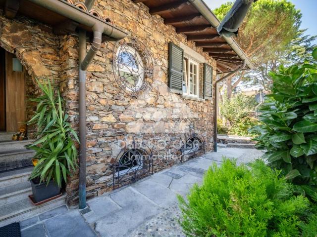 Villa in vendita a Gera Lario CO