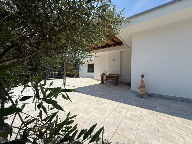 Villa in vendita a Gerenzano VA
