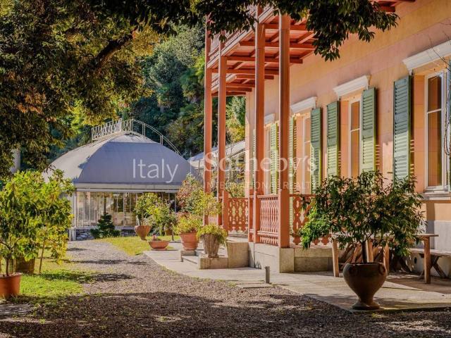 Villa in vendita a Ghiffa VB