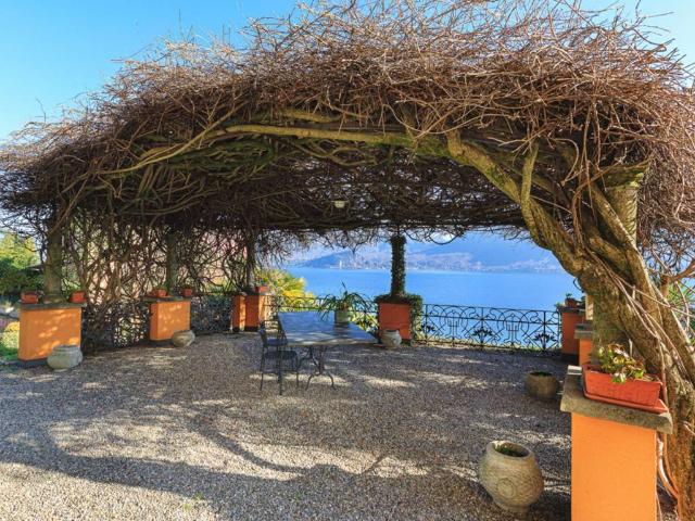 Villa in vendita a Ghiffa VB