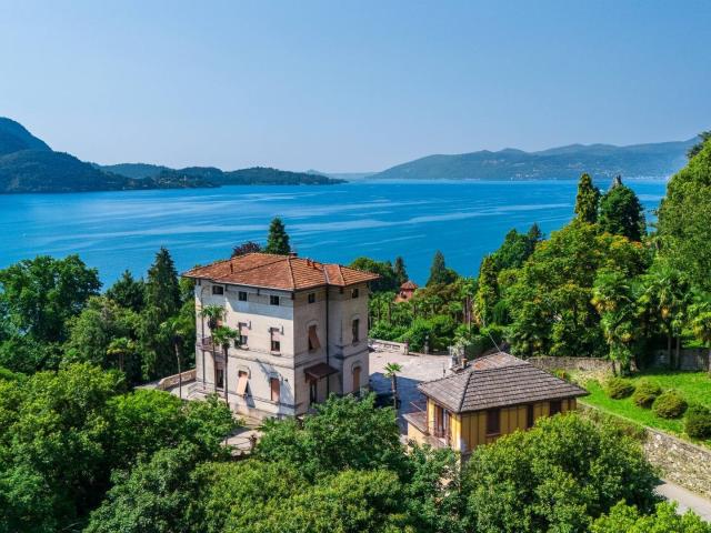 Villa in vendita a Ghiffa 900m² Ghiffa