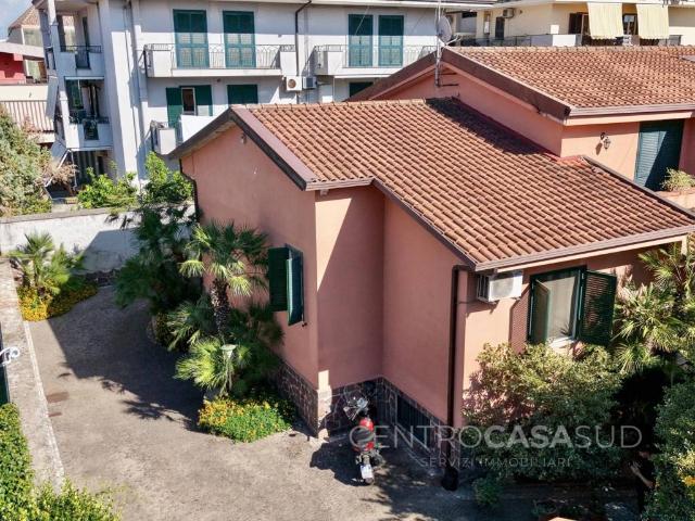 Villa in vendita a Giugliano in Campania NA