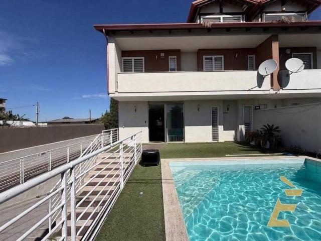 Villa in vendita a Giugliano in Campania NA