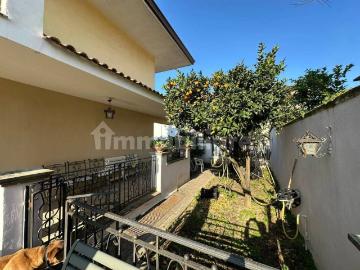 Villa in vendita a Giugliano in Campania NA
