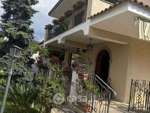 Villa in vendita a Giugliano in Campania NA