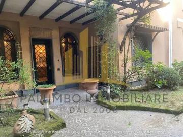 Villa in vendita a Giugliano in Campania NA