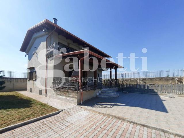 Villa in vendita a Giugliano in Campania NA