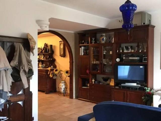 Villa in vendita a Giugliano in Campania NA