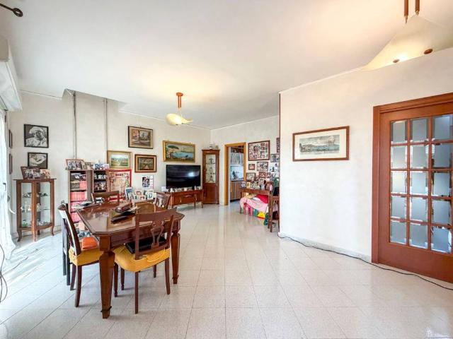 Villa in vendita a Giugliano in Campania NA