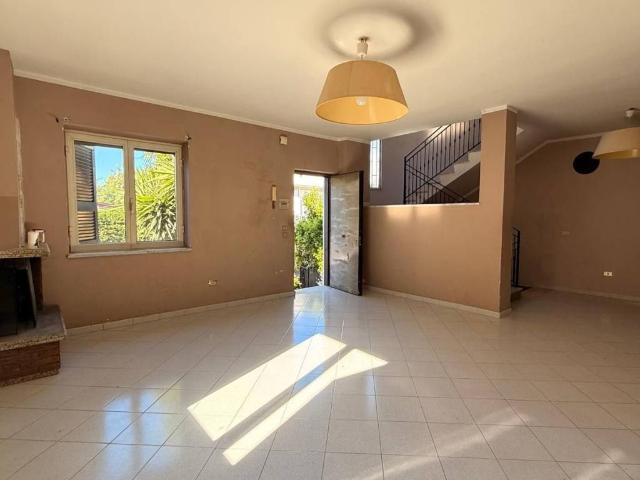 Villa in vendita a Giugliano in Campania NA