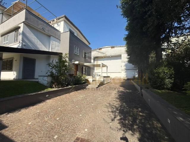 Villa in vendita a Giugliano in Campania NA