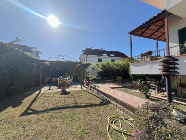Villa in vendita a Giugliano in Campania NA