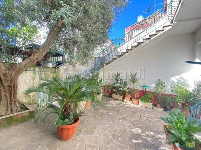 Villa in vendita a Giugliano in Campania NA