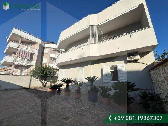Villa in vendita a Giugliano in Campania NA