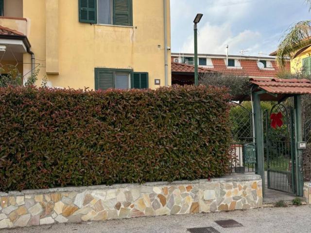 Villa in vendita a Giugliano in Campania NA