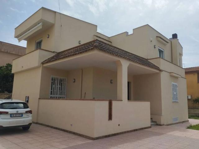 Villa in vendita a Giugliano in Campania NA