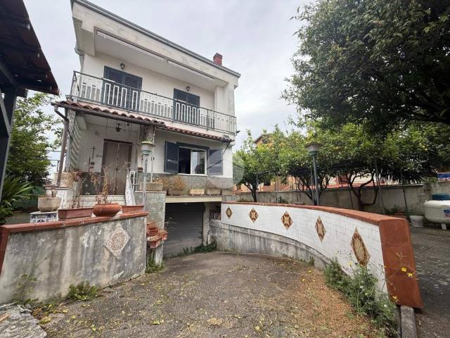 Villa in vendita a Giugliano in Campania NA
