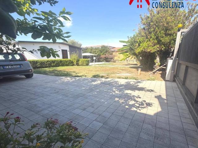Villa in vendita a Giugliano in Campania NA