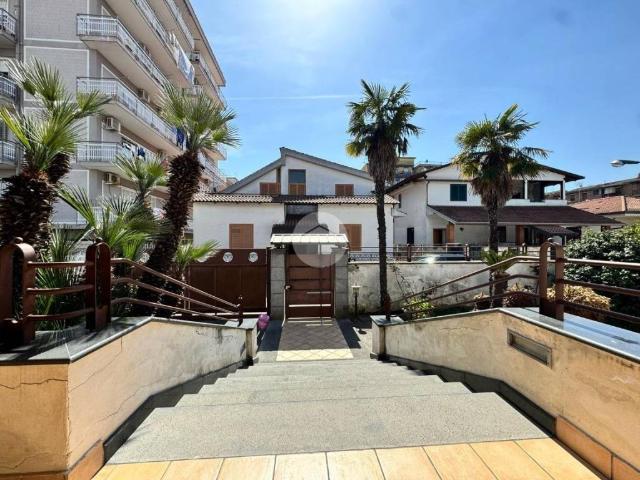 Villa in vendita a Giugliano in Campania NA