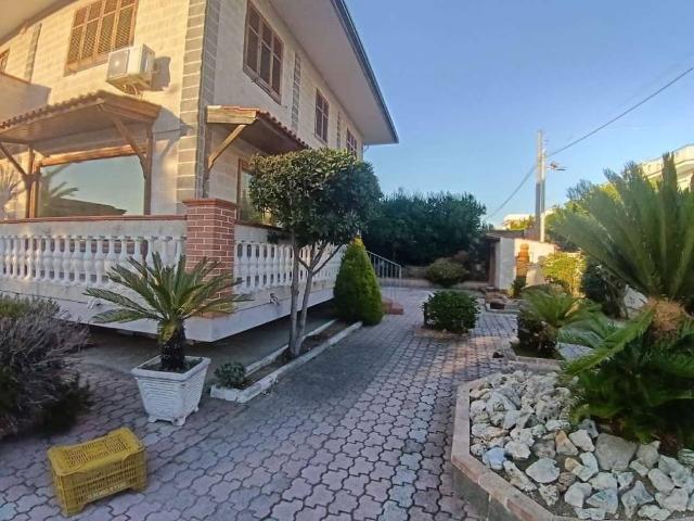 Villa in vendita a Giugliano in Campania NA