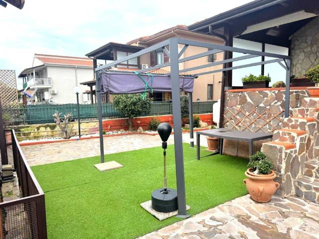 Villa in vendita a Giugliano in Campania NA