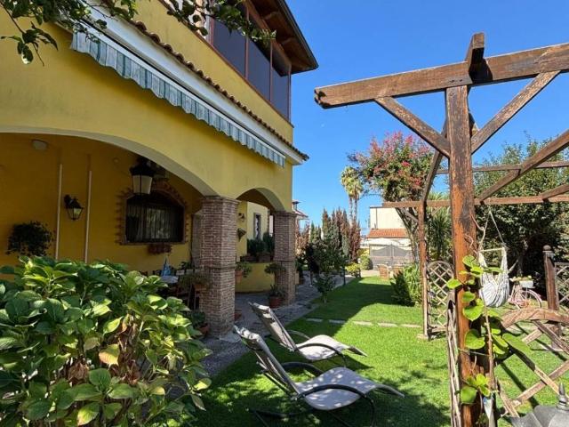 Villa in vendita a Giugliano in Campania NA
