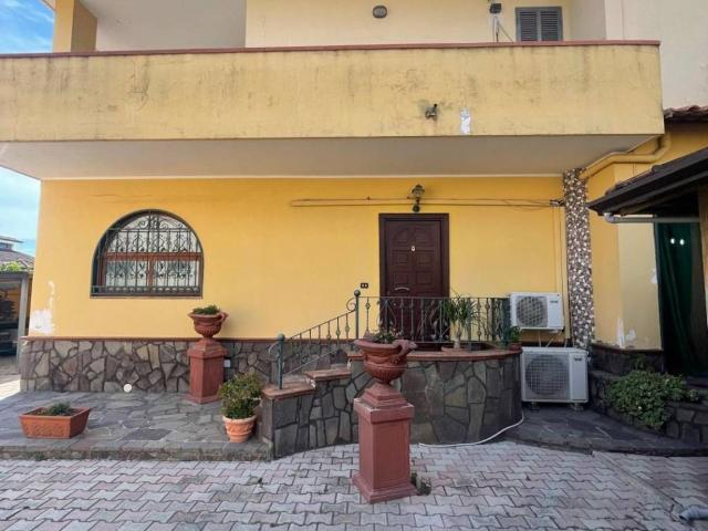 Villa in vendita a Giugliano in Campania NA