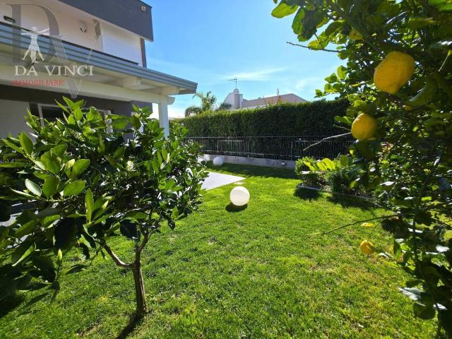 Villa in vendita a Giugliano in Campania NA